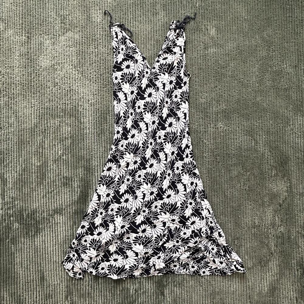 90s Vintage Black White Floral Fitted Midi Dress - Size S